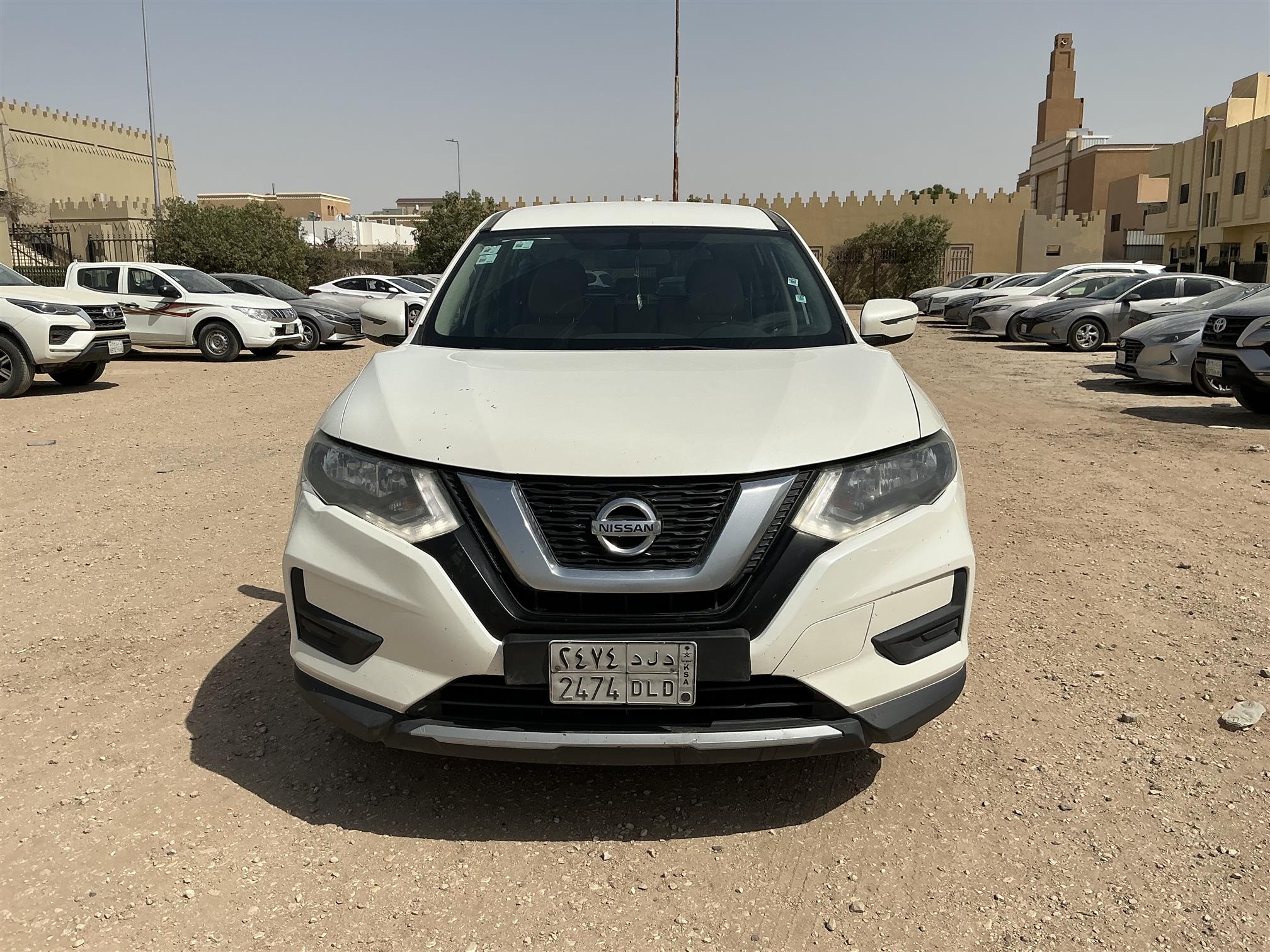 نيسان اكس تريل اتوما تيك2.5 L 4X2 