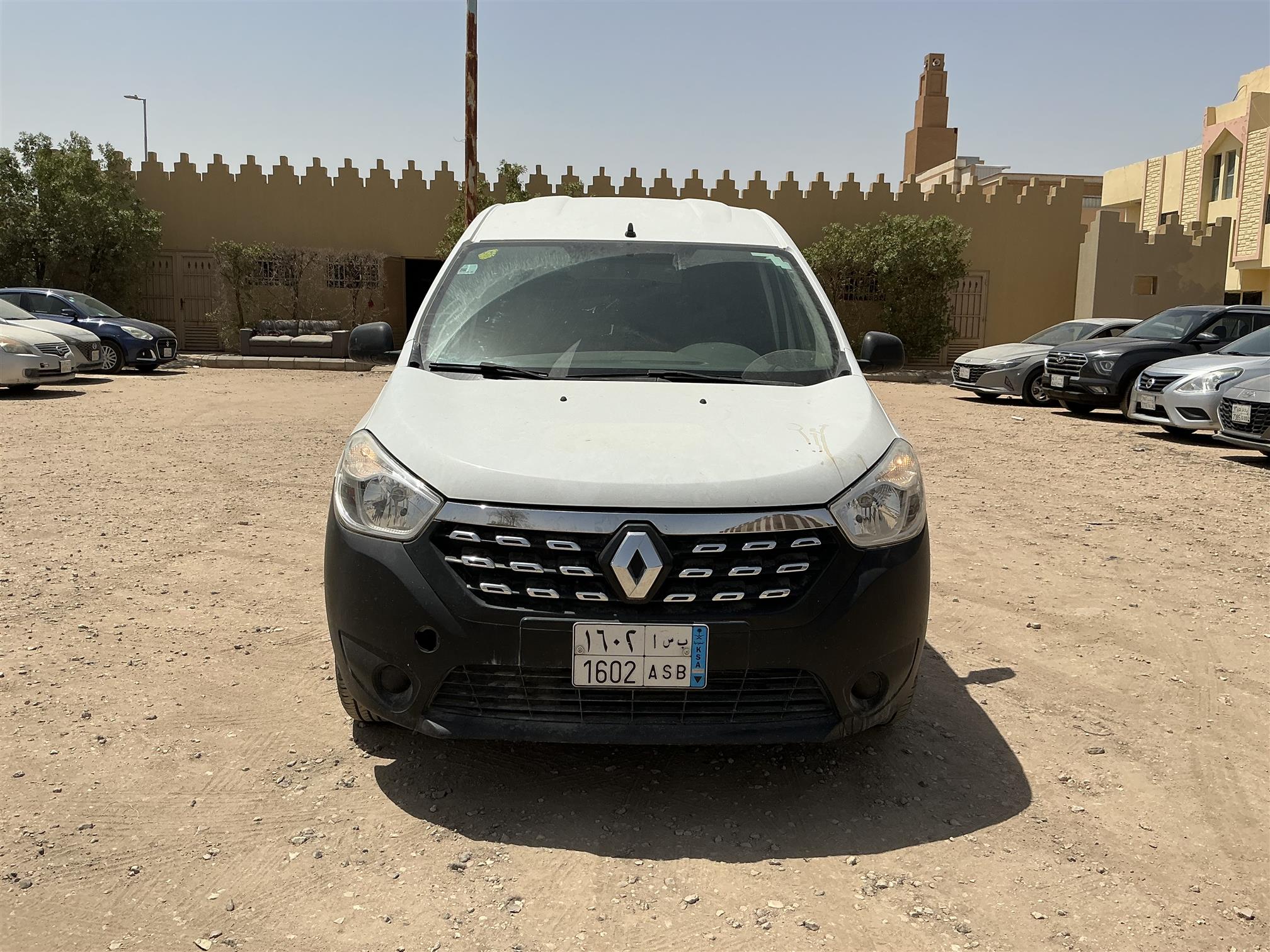 رينو دكار فان بضاعه بنزين عادي مكينه موضبه
