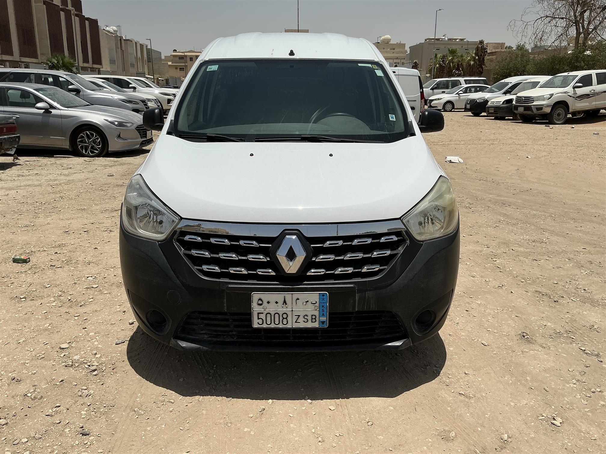 رينو دكار فان بضاعه بنزين عادي
