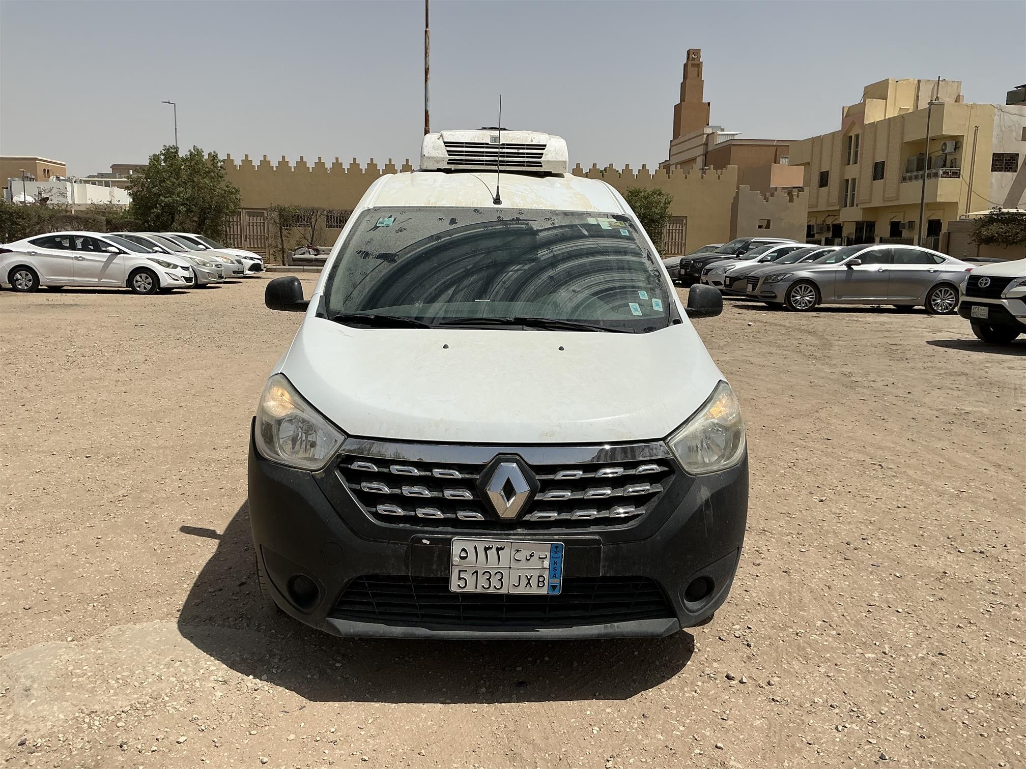 رينو دكار فان بضاعه بنزين عادي براد